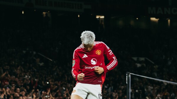 El United se pasea en la Copa de la Liga