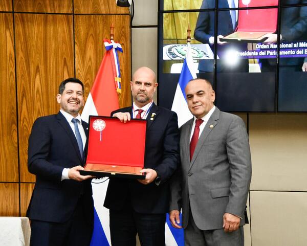Diputados otorga la Orden Nacional al Mérito Comuneros al presidente del Congreso de Israel