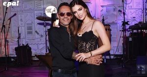 Con fiesta de máscaras, Marc Anthony celebra su cumple al lado de Nadia Ferreira