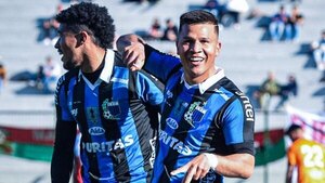 Versus / Hugo Quintana comienza a repuntar en el fútbol uruguayo