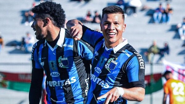 Versus / Hugo Quintana comienza a repuntar en el fútbol uruguayo