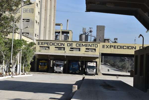 Video: Así está el molino viejo de INC, cuya reparación adjudicó a su eterna proveedora, sin competencia - Economía - ABC Color