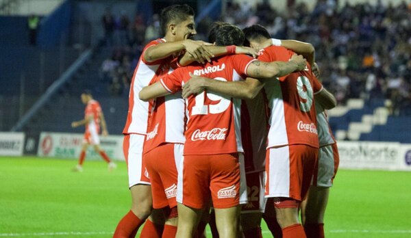 Versus / General Caballero sorprende a 2 de Mayo y se aleja de la zona roja