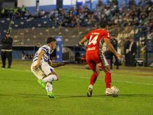 Sportivo 2 de Mayo vs. General Caballero JLM: El rojo da el golpe y Olimpia aumenta ventaja - Fútbol - ABC Color