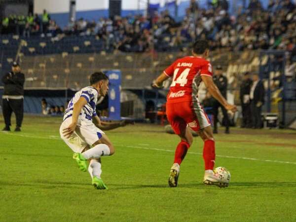 Sportivo 2 de Mayo vs. General Caballero JLM: El rojo da el golpe y Olimpia aumenta ventaja - Fútbol - ABC Color