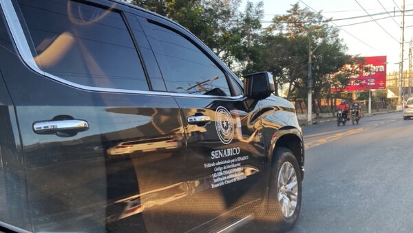 Senadora Cabrera usa lujosa camioneta para fines personales