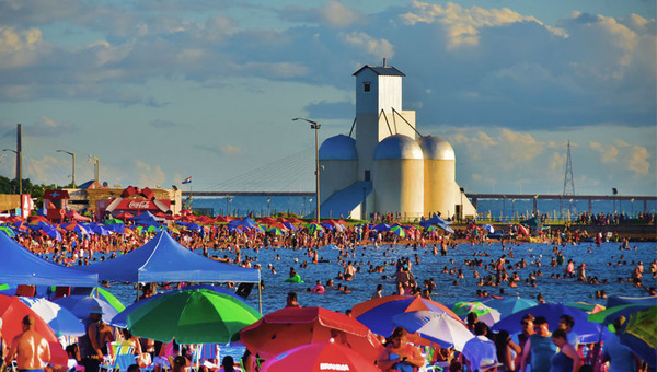 Celebra el Día de la Juventud y la llegada de la Primavera en la Playa San José de Encarnación