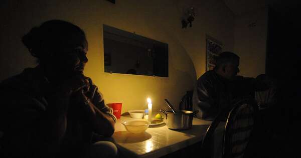 La Nación / Ecuador: decretan apagón y toque de queda por crisis eléctrica a causa de la sequía