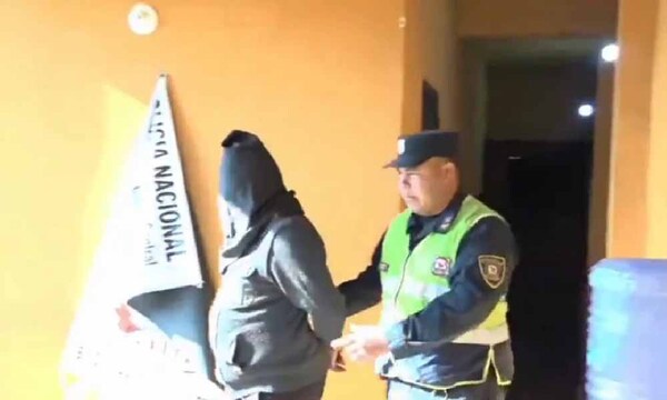 Chofer de camión niega cruzar semáforo en rojo y califica de ilegal barrera de la Caminera – Prensa 5