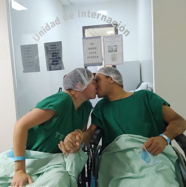 Gesto de amor: joven mujer dona un riñón a su esposo • PARAGUAY TV