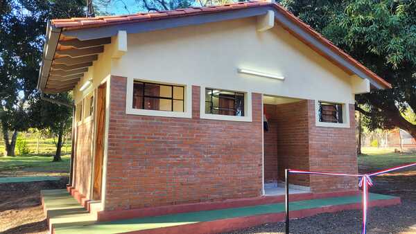 PELIGROSO ALUMNO PATEÓ A SU PROFESORA