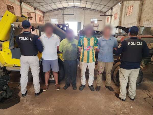 Asalto en Caacupé: detienen a quienes habrían ploteado las falsas patrulleras - Policiales - ABC Color