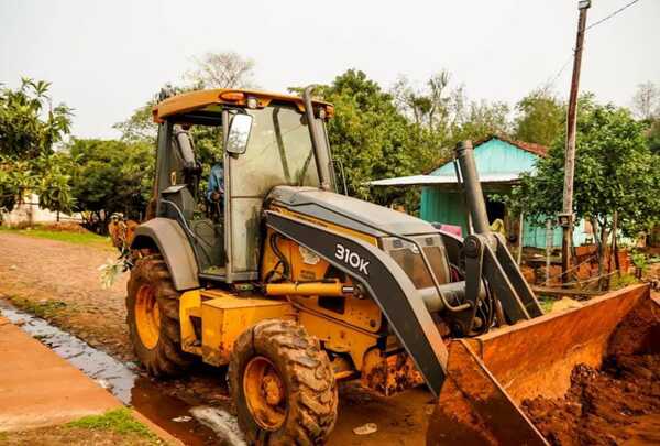 Progreso rápido en la importante obra de canalización del Barrio San Isidro