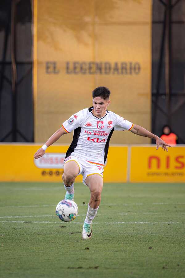 Futbolista esteño es llamado a la Albirroja categoría Sub 20 - La Clave