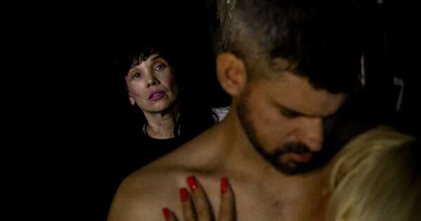 Diario HOY | La obra teatral “El Secreto de la Señorita Julia” se estrena en el Teatro de las Américas
