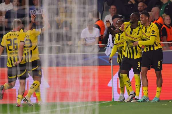 Gittens lidera goleada del Dortmund ante el Brujas - Fútbol Internacional - ABC Color