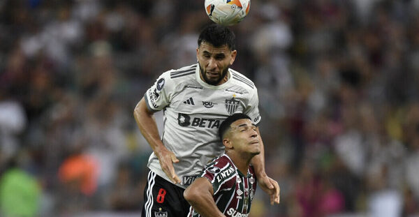 Versus / Fluminense derrota al Atlético Mineiro y le saca una sonrisa a Olimpia