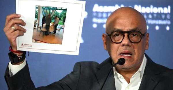La Nación / González dice que acató bajo presión reelección de Maduro