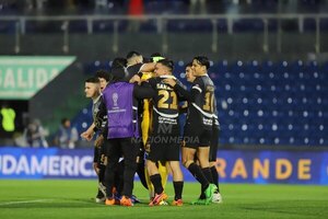 Versus / Libertad se enfrenta al Cruzeiro con la misión de dar el primer golpe