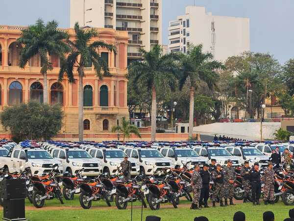 El gobierno refuerza las fuerzas de seguridad con nueva flota de patrulleras y equipos a la Policía Nacional • PARAGUAY TV