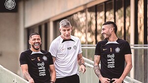 Palermo sueña con su primer título como DT
