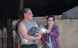 Abandonan a un bebé recién nacido detrás de una iglesia en Caaguazú - Noticiero Paraguay
