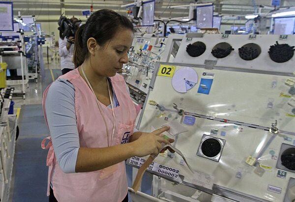 Pedir prueba de embarazo o VIH en el trabajo es ilegal, dice laboralista - La Clave