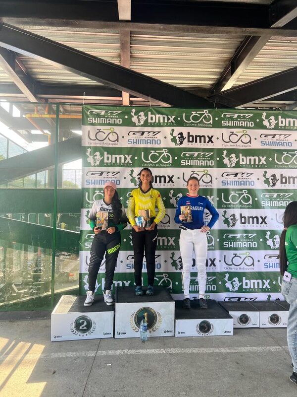 Paraguaya gana el bronce en torneo ciclístico internacional - .::Agencia IP::.