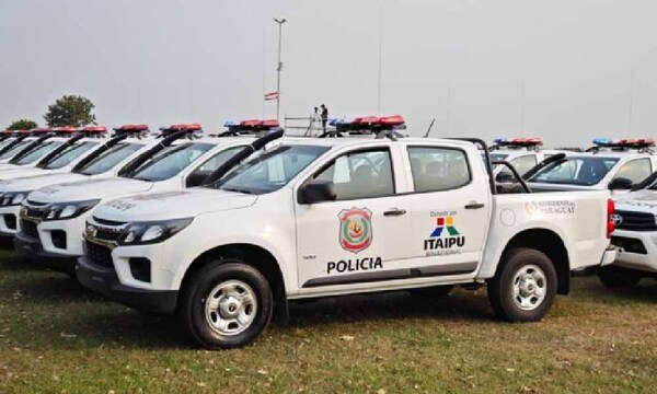 Gobierno entrega 250 nuevas patrulleras, 100 motocicletas y 1.500 chalecos para la Policía Nacional – Prensa 5