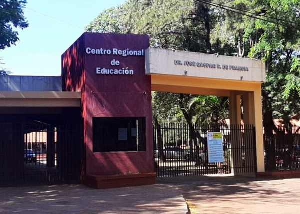 Docente es denunciado por acoso en una institución educativa de CDE - La Clave