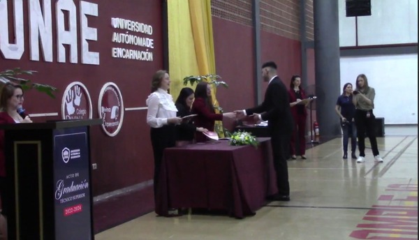 Graduación del Nivel Técnico Superior en la Universidad Autónoma de Encarnación