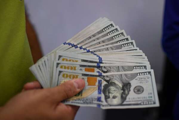 Deuda pública: Tesoro destinó 40% de recursos genuinos para pagar intereses - Economía - ABC Color