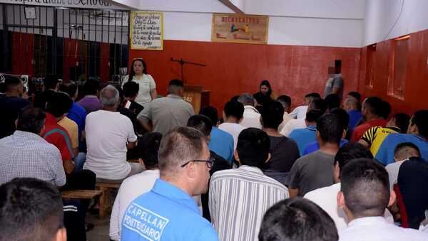 Taller de Sensibilización sobre el Consumo de Drogas en la Penitenciaría de Itapúa