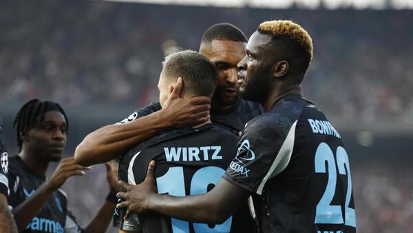Doblete de Wirtz, implacable Leverkusen