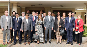 Ejecutivo se reunió con senadores de todas las bancadas para avanzar en agenda de proyectos - .::Agencia IP::.