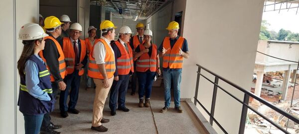 Ministro Jiménez Rolón verificó los avances de la futura sede judicial de Capiatá