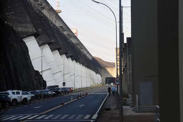 Paraguay busca aumentar la capacidad de generación de Itaipú en revisión del Anexo C - Economía - ABC Color