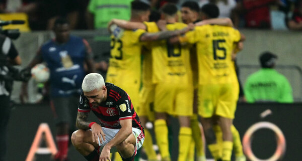 Versus / Peñarol asalta el Maracaná y da un baño de agua fría al Flamengo