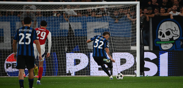 Versus / Atalanta y Arsenal se neutralizan en el inicio en Champions