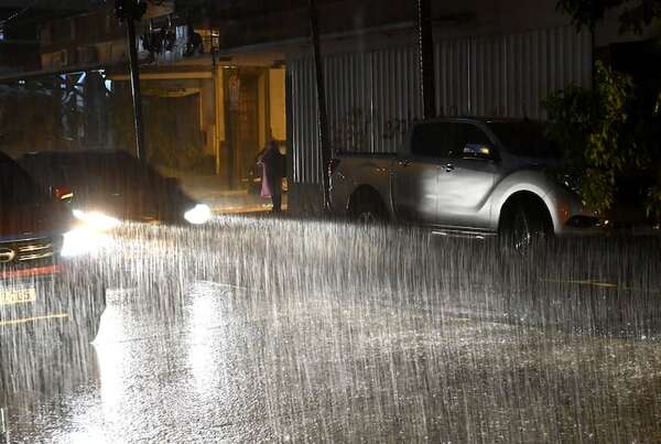 Alerta: sistema de lluvias y tormentas eléctricas ingresa al país desde el sur - Clima - ABC Color