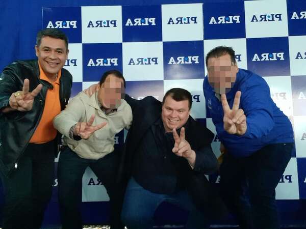 Exdiputado y un exconcejal figuran como socios del padre de Dionisio - Política - ABC Color