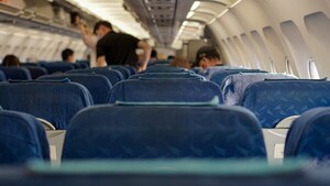 Un ratón se cuela en un avión y lo fuerza a aterrizar en Dinamarca
