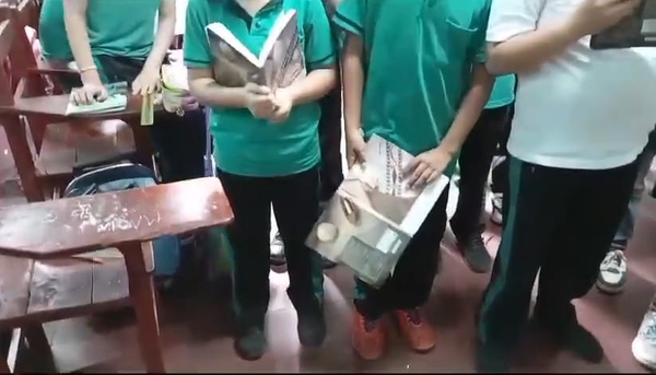 Profesora es cuestionada por su forma de reprender a alumnos por copiar en un examen - Noticiero Paraguay