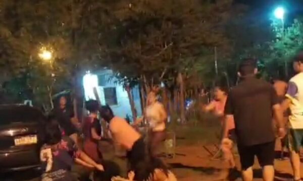 (VIDEO) Yiyis se pelearon y una menor resultó acuchillada