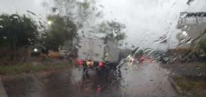 Intensa lluvia se registra este viernes en Ciudad del Este y alrededores - ABC en el Este - ABC Color