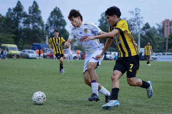 Guaraní, nuevo líder en la Sub 17 - Fútbol - ABC Color