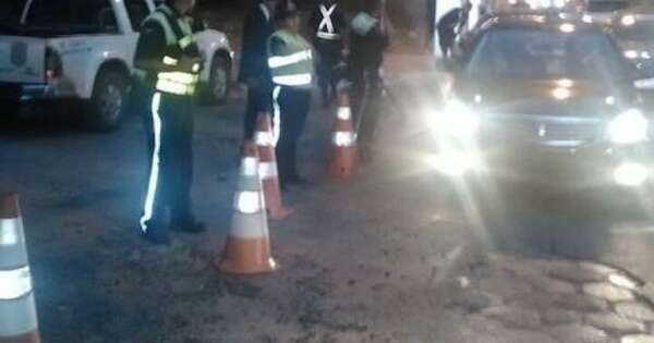 Diario HOY | Policía justifica barreras de control con protocolo legal: son necesarias, afirman