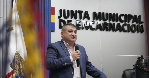Yd y Peña se dan un abrazo en Encarnación y garantizan la paz para trabajar por el Rally Mundial