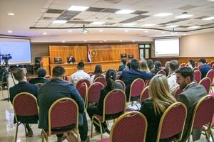 Catedrático chileno ofreció conferencia magistral en el Palacio de Justicia
