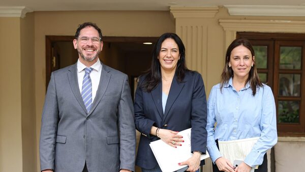 Paraguay aprueba política para introducir energías alternativas hasta el 2050